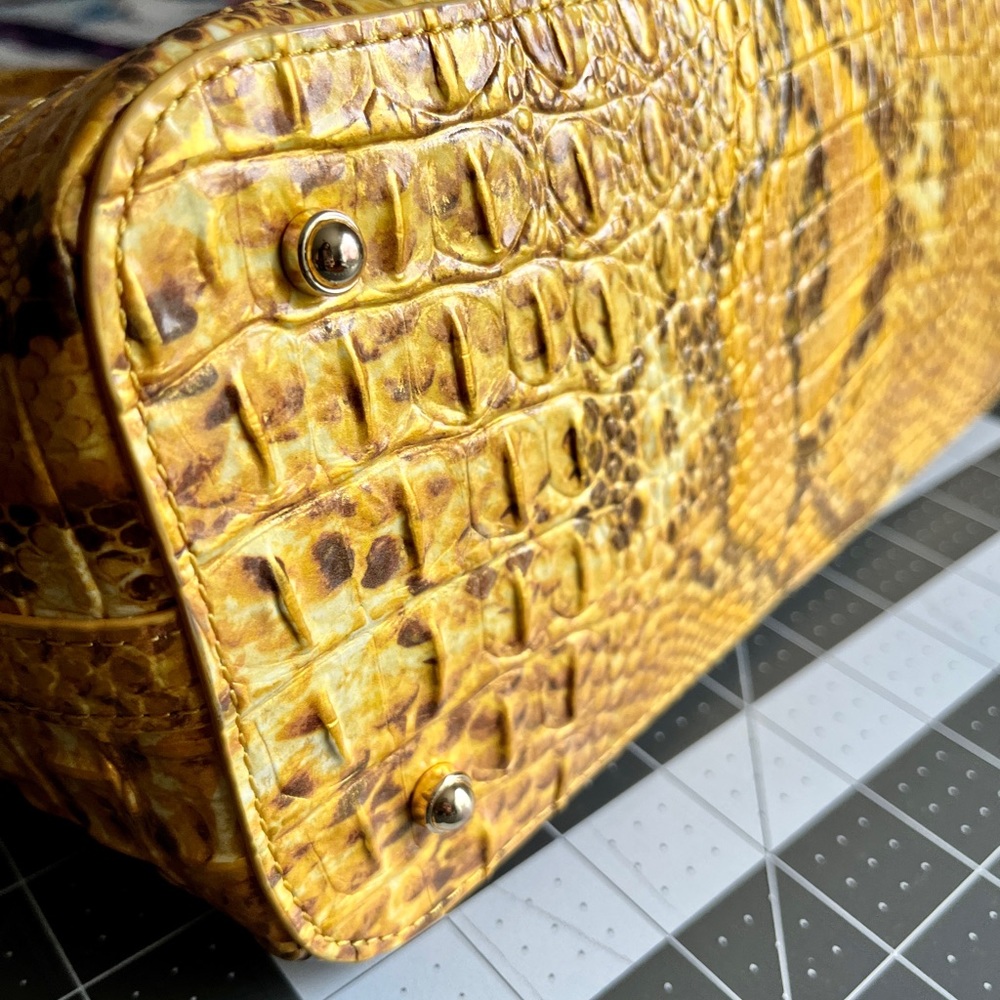 💛💛NWT! Brahmin Medium Asher Tote Canary Solid Melbourne Leather💛💛 - Picture 5 of 8